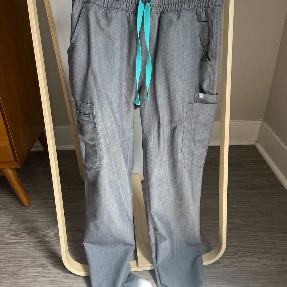 FIGS jogger scrubs